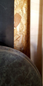 Cono di rame e assi di legno