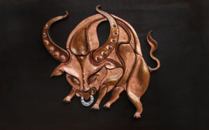 Taurus. Puzzle calamitato: gesso a oro, foglia di rame e d'argento, lastra di ferro ossidata montata su plexiglass. Dim. 47 x 70 cm.